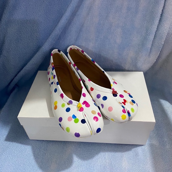 Maison Martin Margiela Shoes - Maison Martin Margiela White Multicolor Polka Dot Tabi Ballet Flats